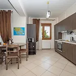 With Panoramic View Of The Forest * Políhrono