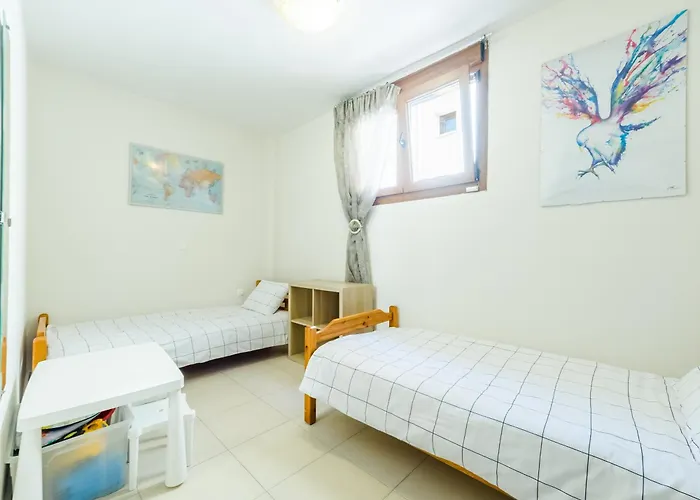 With Panoramic View Of The Forest Vakantiehuis Polychrono