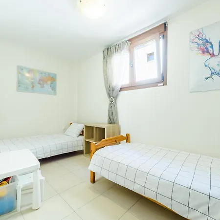 With Panoramic View Of The Forest 펜션 폴리크로노