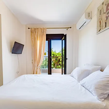 펜션 With Panoramic View Of The Forest 폴리크로노